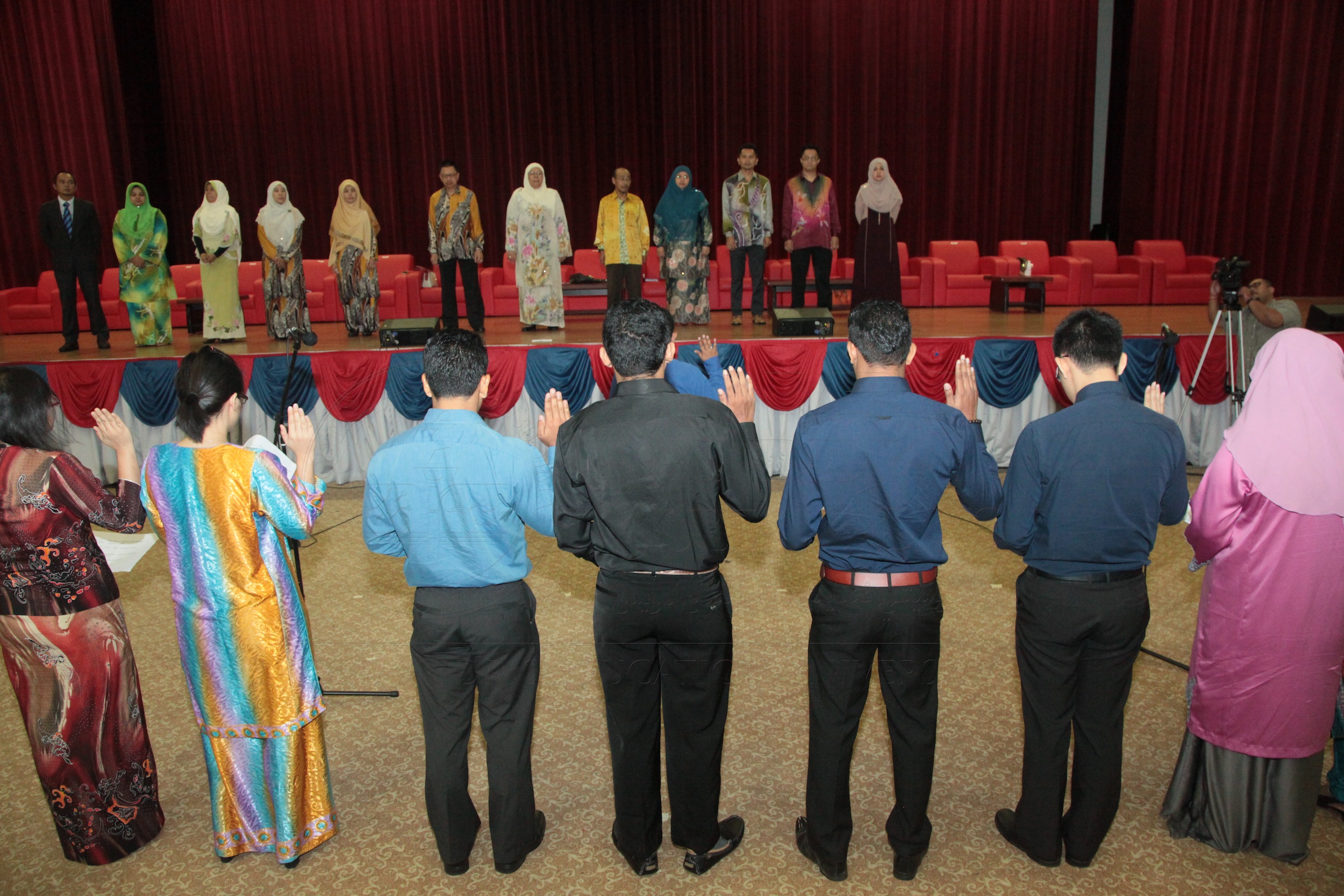 PRO16 16 siswazah IMG 0221